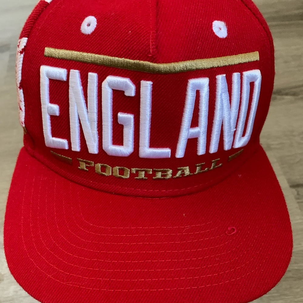 England Football Strapback Soccer Franchise Club Cap Red White Gold